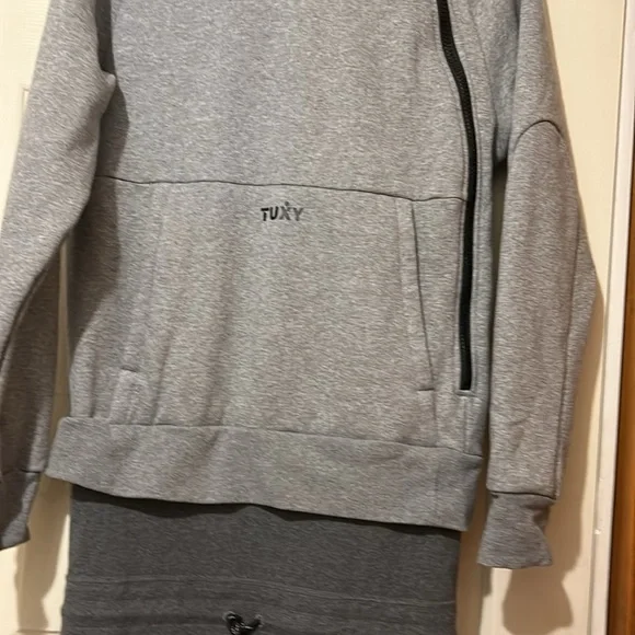 Tuxy - Picture 3 of 16